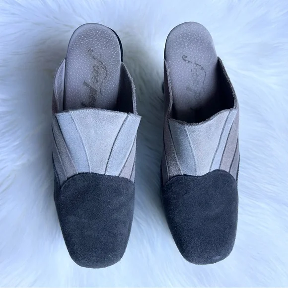 Platform Mule Clog in Two-Tone Gray Suede - Picture 2 of 15